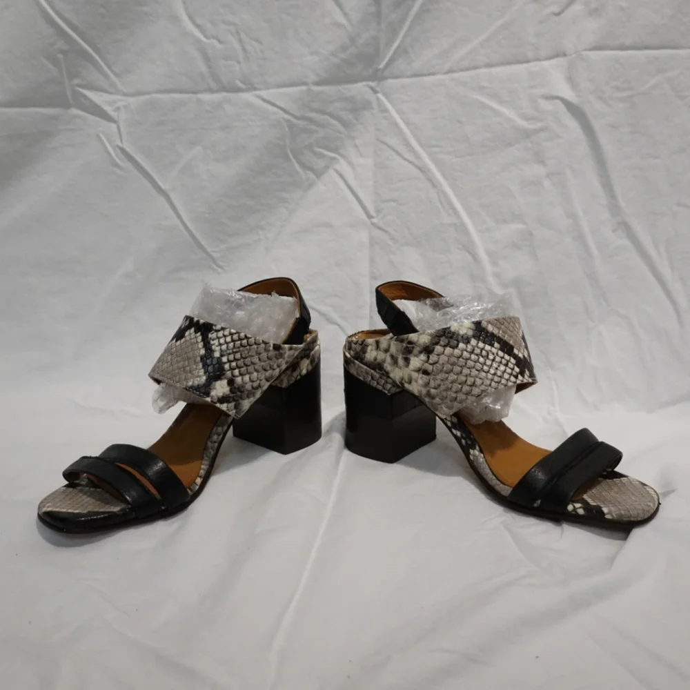 Ariat two24 black